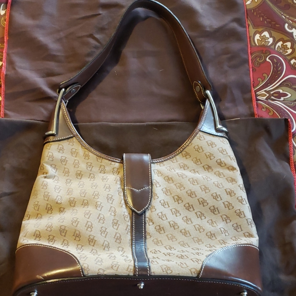 Dooney & bourke - Picture 2 of 4